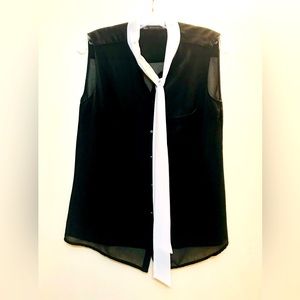 🚨💎 EUC Zara Trafaluc Black & White Sleeveless Top
